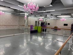 -Isee灰姑娘国际儿童艺术中心(BHGMall店)