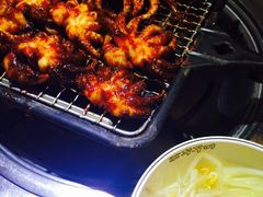 辣烤小章鱼-喜儿家铁网烤章鱼(弘大店)