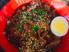 牛肉洋葱盖饭-来龙里 精致 东南亚餐室(万象城店)