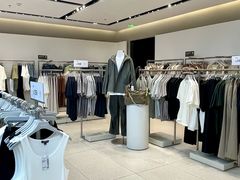 -URBAN REVIVO(七宝领展广场店)