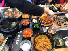-臻牛烤肉