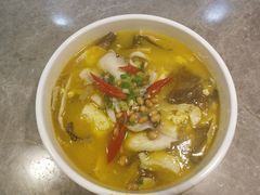 -渝是乎酸菜鱼(龙旗购物中心店)