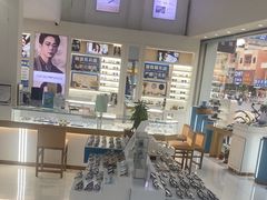 -卫视眼镜视光中心(黄江店)