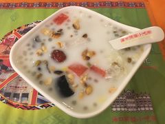 -海口骑楼小吃街