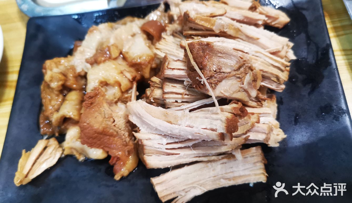 提议加一点豆瓣酱回锅，结果放了泡椒含量大的调料