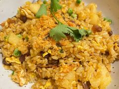 咖喱菠萝炒饭-About Bistro關於·泰式家庭料理