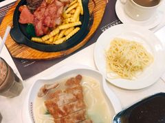 -香港新发烧腊茶餐厅(万象店)