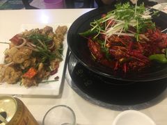 -虾弄弄海派小龙虾·牛羊蝎子火锅