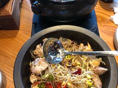 -云海肴·汽锅鸡·云南菜(天山百盛优客店)