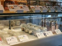 面包甜点陈列柜-喜茶(东莞汇一城店)