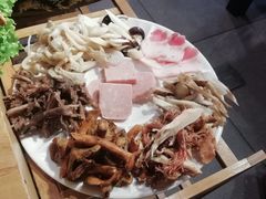 -菌海森林·非遗野生菌火锅(西山区滇池路摩根道店)