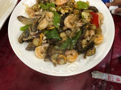 -鑫渔港海鲜本地菜·山海关浑锅(东戴河店)