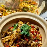 这家柴火鸡给人香迷糊了！锅气满满！