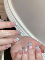 -花岐款式专研健康美甲沙龙