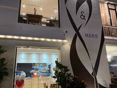 -Mark&Mars Restaurant