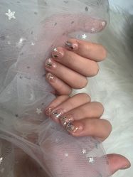 -吉吉靓甲美睫