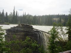 -阿萨巴斯卡瀑布观景点