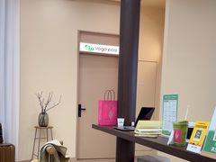-乐刻瑜伽·普拉提·小瑜荚YogaPod(滨江银泰店)