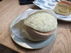 奶茶雪糕菠萝包-怪 kafe.