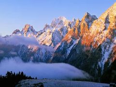 -玉龙雪山游客服务中心