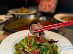 -伴山牛贵州黄牛肉火锅·苗疆非遗艺术餐厅(上海首店)