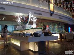 自助取餐区-华强广场酒店-椰香高空自助餐厅