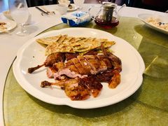 飘香樟茶鸭配黄金饼-上海小南国(世博源店)