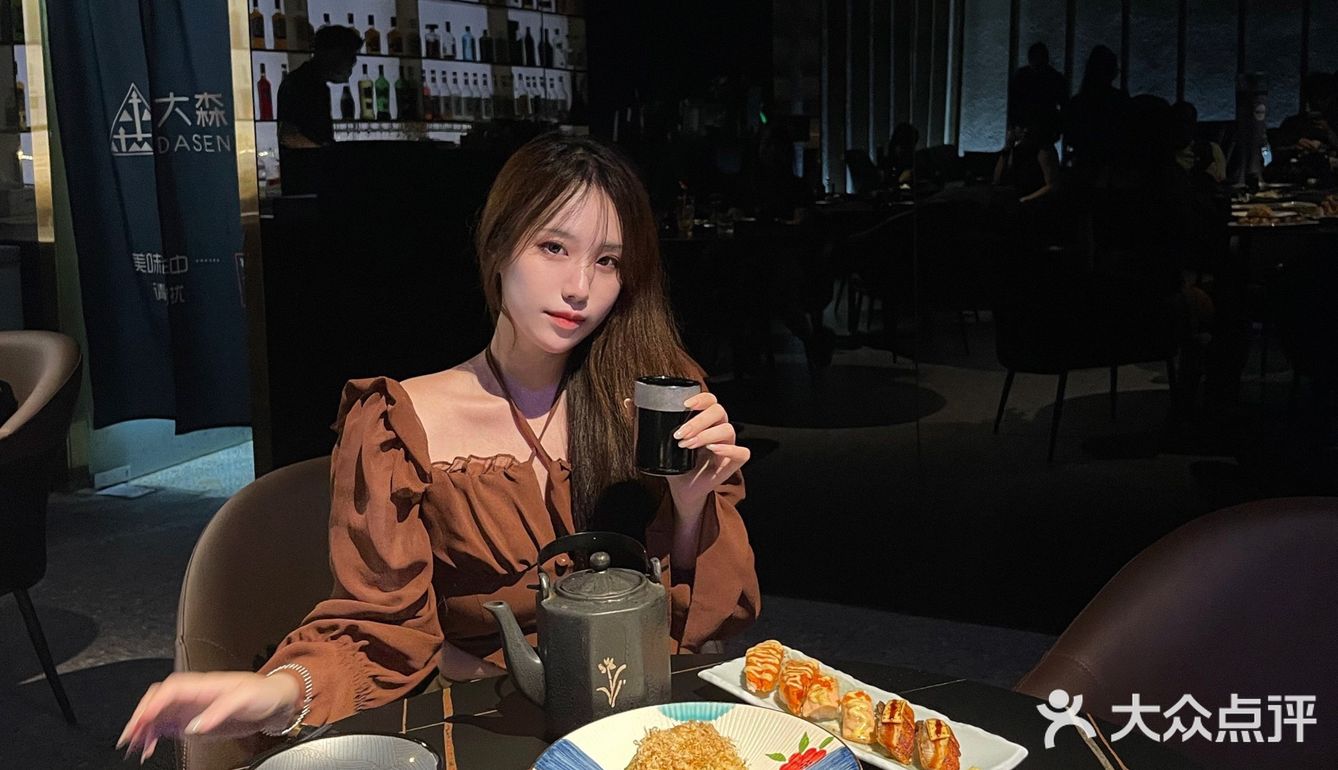 这家宝藏烧鳥威士忌吧居然还有驻唱