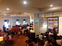 大堂-星巴克臻选(广州沙面店)