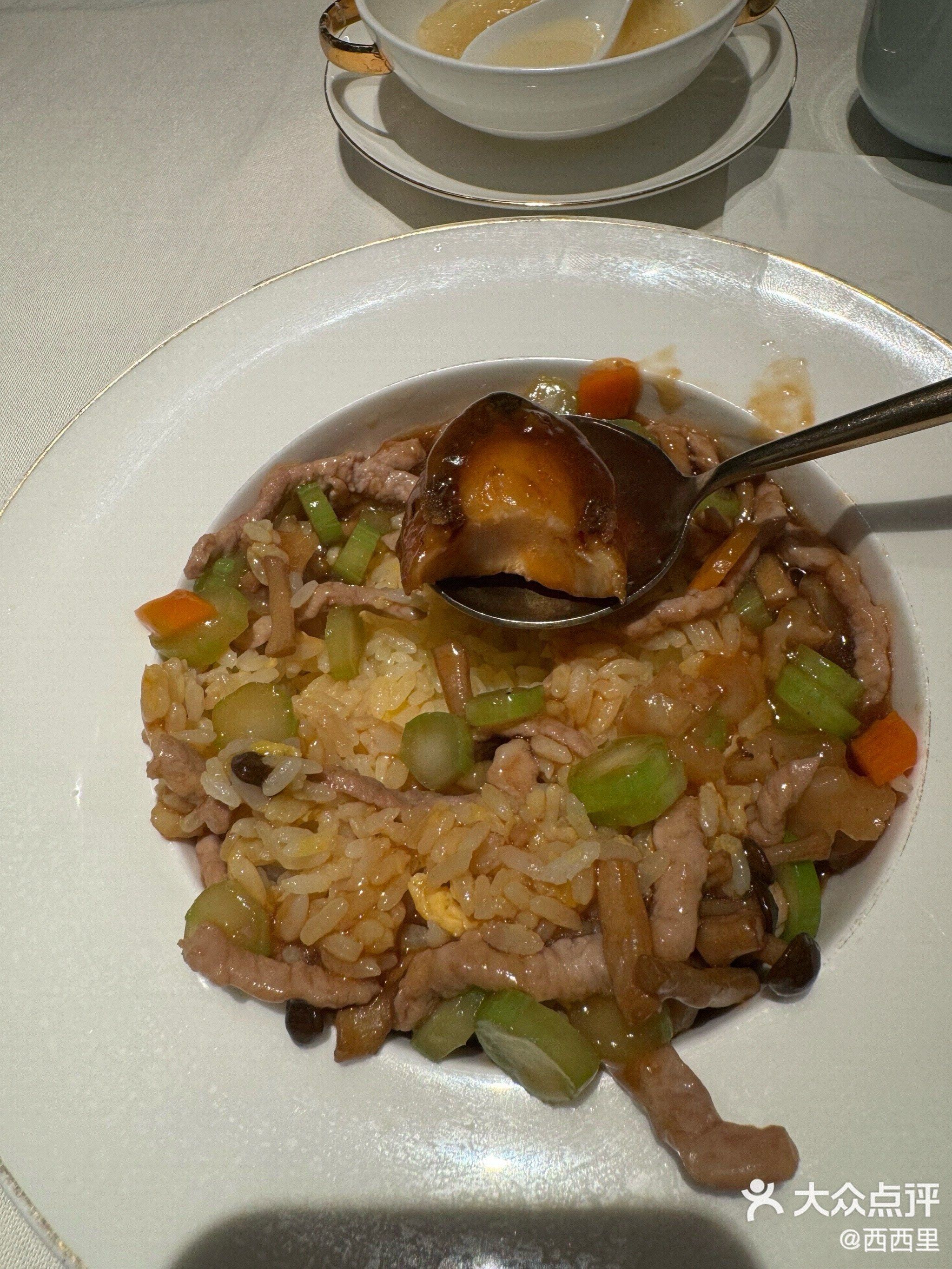 低调有惊喜的鲍鱼炒饭