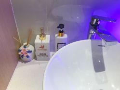 -香港倾城国际·美容美体中心