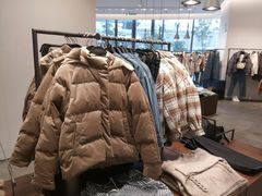 -URBAN REVIVO(上海中庚漫游城店)
