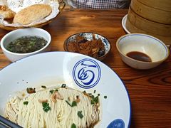 手工油酥饼-二泉园老菜馆·百年无锡菜