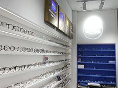-美式眼镜·授权蔡司.依视路.尼康.豪雅.明月(南翔印象城店)