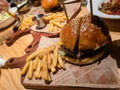 -三勾JJJ Burger&Coffee(梅溪湖店)
