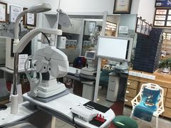 -豪门视光·星趣控·蔡司依视路眼镜代理商(中央大街店)