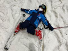 -乔波室内滑雪场