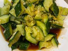 拍黄瓜-玫瑰红烤羊排(北新桥三条店)