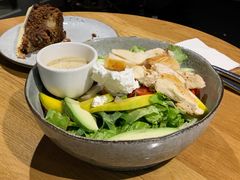 鸡肉牛油果芒果色拉-Wagas沃歌斯(百盛优客店)