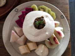 百香果酱水果松饼-春风十里咖啡馆