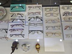 -光明眼镜·蔡司授权(徐泾店)