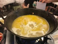 -鲜入围煮花胶鸡海鲜火锅