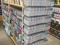 -名创优品(北京新中关购物中心地铁层店)