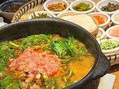 -包整·丝娃娃(一览甲秀楼风景店)