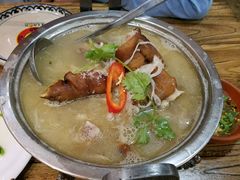 阿家村酸汤猪脚-遇见阿家村云南菜(魏公村店)