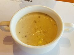 法式黑松露蘑菇汤-云卷云书咖啡厅