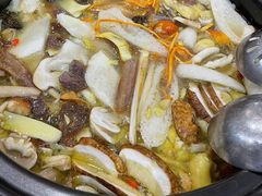 -菌之家·专业纯野生菌火锅·特色炒菌