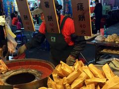 -六合夜市