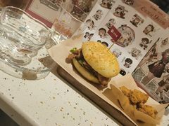 -必胜客(WOW中心城店)