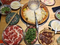 -洱火云南酸菜牛肉火锅(石景山当代商城店)